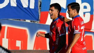 Lucas Villalba celebra su gol junto a Nicolás Rodríguez