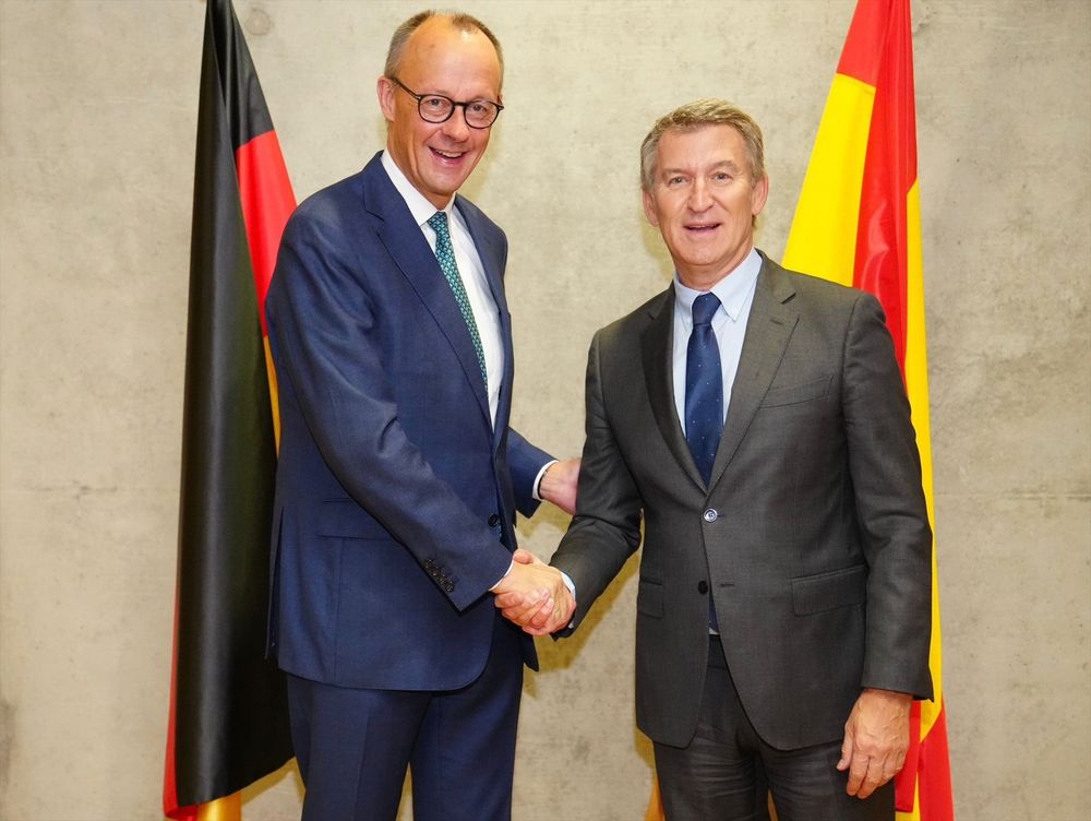 El presidente del Partido Popular, Alberto Núñez Feijóo, mantiene un encuentro con el presidente de la CDU, Friedrich Merz, en Berlín