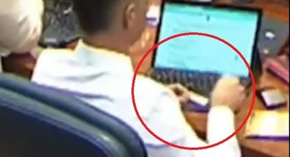 Video y polémica en la Asamblea de Madrid: un diputado del PSOE es grabado liándose un cigarro en sesión