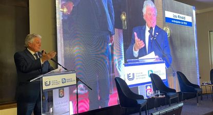 Lou Rinaldi, embajador de Estados Unidos, en el Día de la Exportación