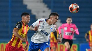 Christian Oliva de Nacional ante Progreso por el Torneo Intermedio