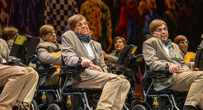 La agrupación `Stephen Hawkins´se lleva todos los aplausos en el Gran Teatro Falla.