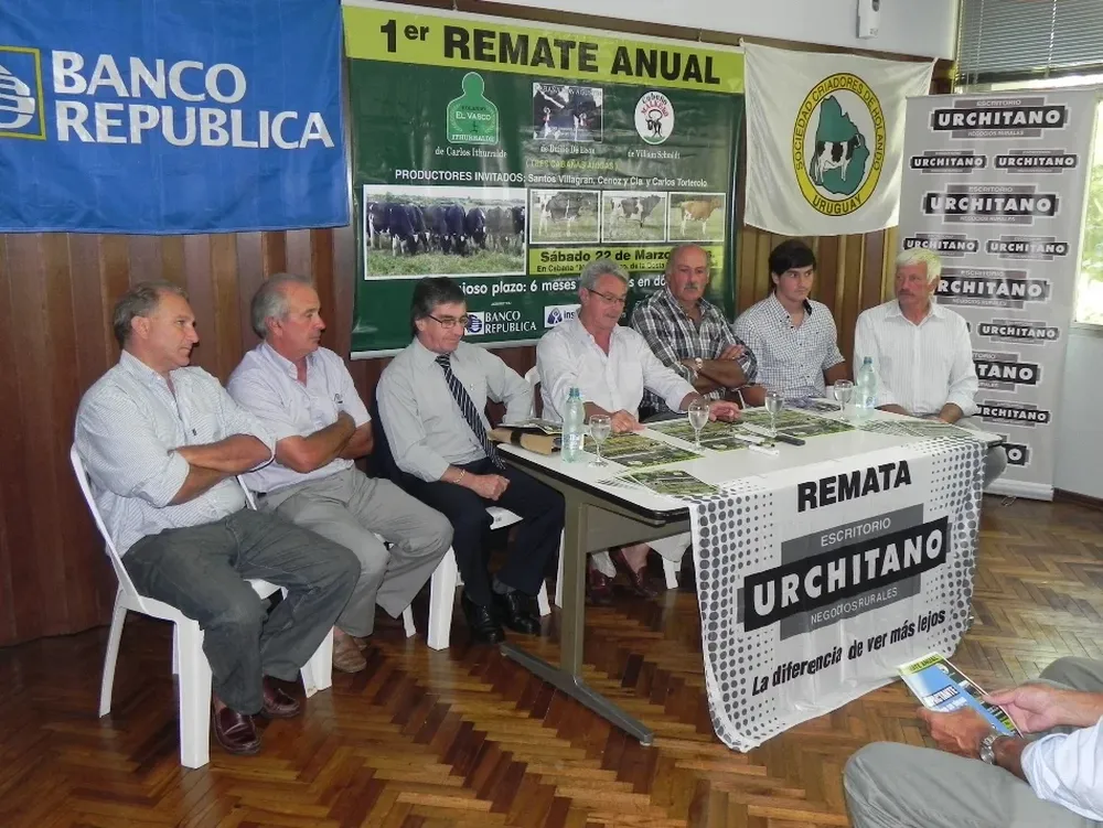Representantes de las cabañas, del escritorio y del BROU