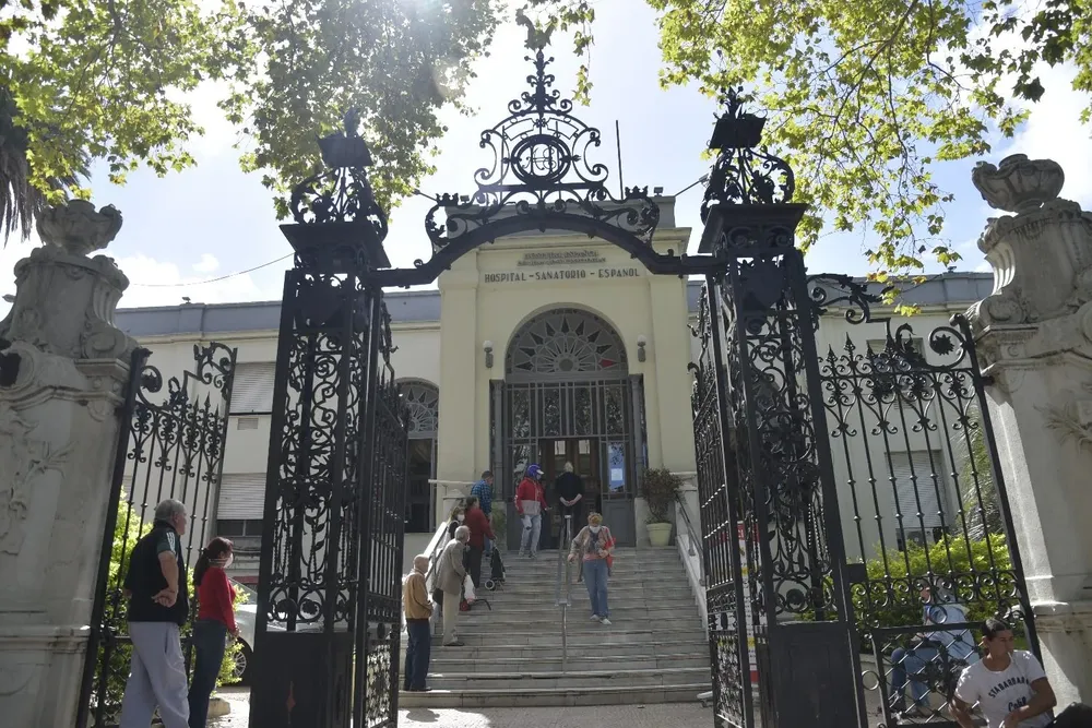 Fachada del Hospital Español