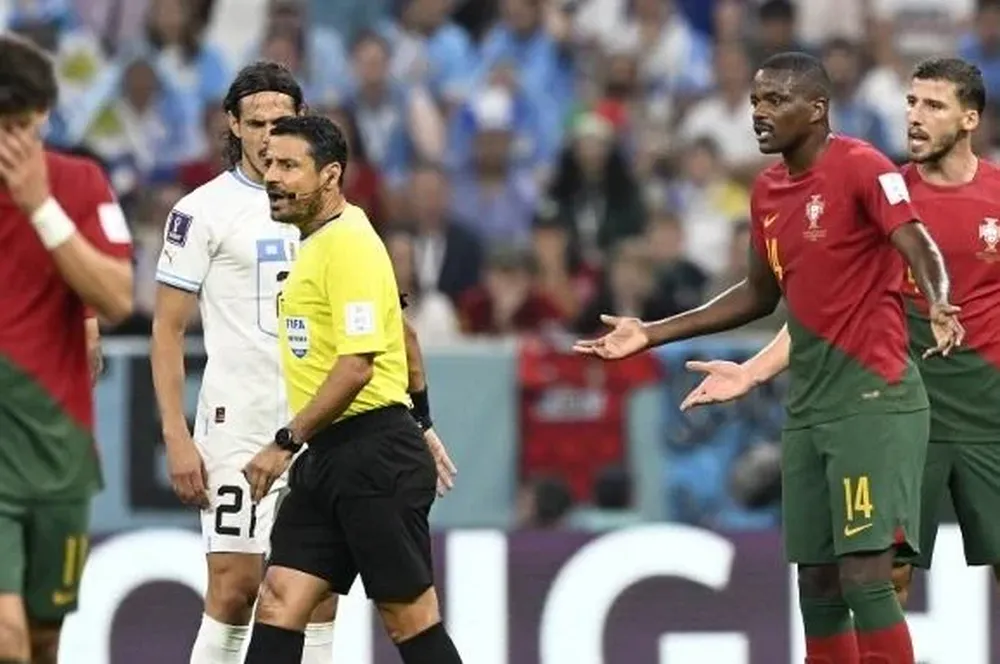 Alireza Faghani, árbitro de Uruguay-Portugal