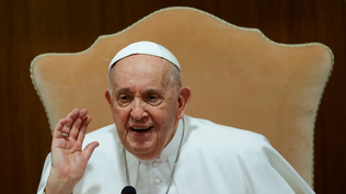 Durante el período de luto establecido por el Gobierno por el fallecimiento del Papa Francisco, la bandera nacional permanecerá a media asta en todos los edificios públicos.