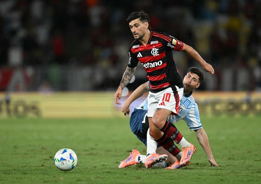 Giorgian De Arrascaeta en la semifinal ante Racing Giorgian De Arrascaeta en la semifinal ante Racing