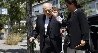 Jordi Pujol recibe el alta y regresa a su domicilio tras salir de la clínica en Barcelona