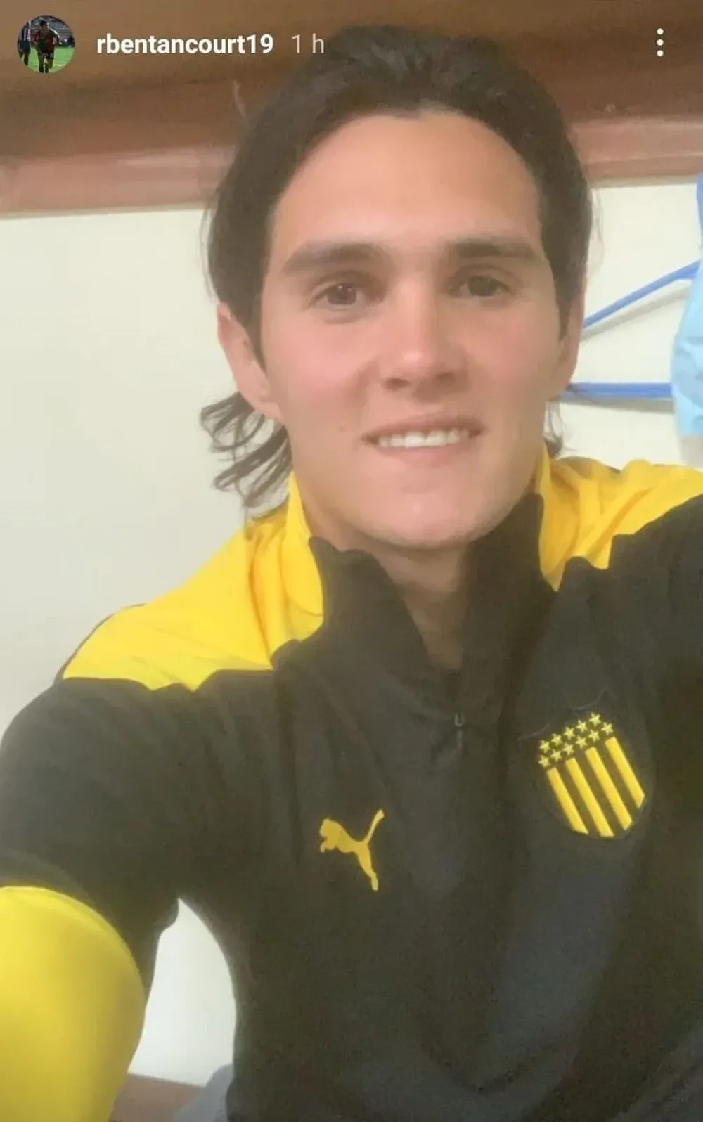 La foto que subió Ruben Bentancourt con la indumentaria de Peñarol