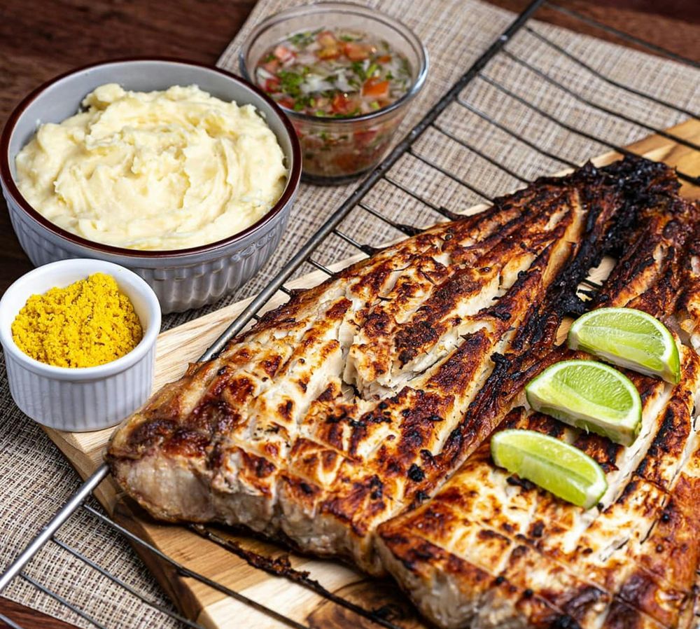 Pescado, el alimento estrella en esta semana, con una oferta variada en las pescaderías y precios similares a los del año pasado.