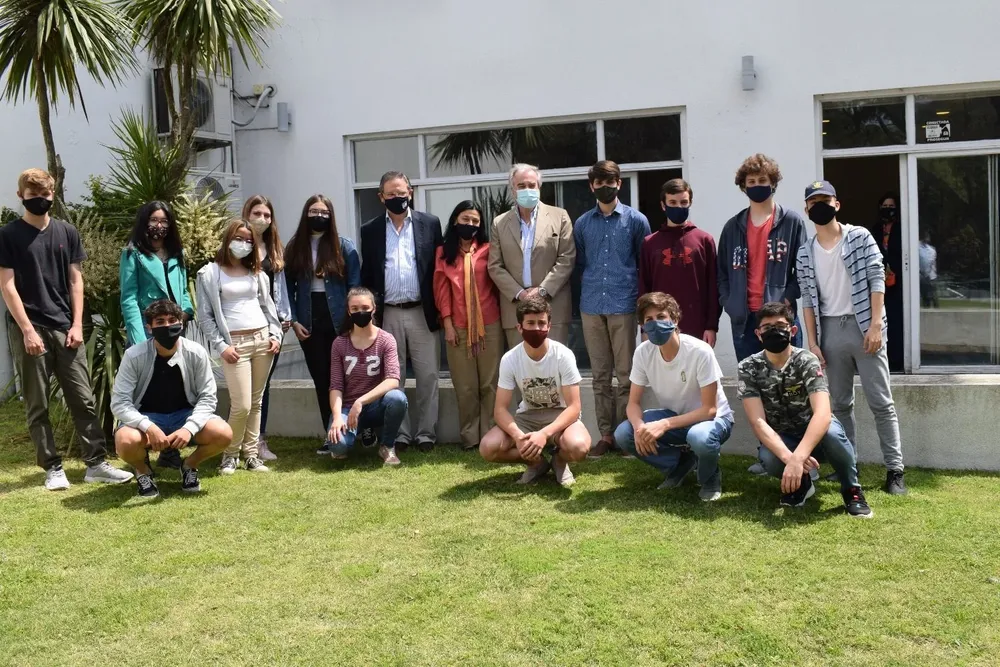 Dr. Pedro Presno, Prof. Ma. del Huerto Prato, Yuliana Vidart, Joaquín Martirena, Thiago Toranza, Lic. Álvaro Secondo