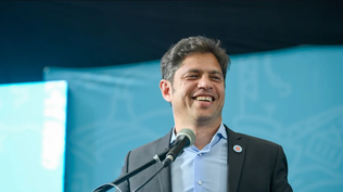 Kicillof subrayó que Aerolíneas Argentinas es estratégica para la conectividad, el desarrollo regional y la economía nacional.