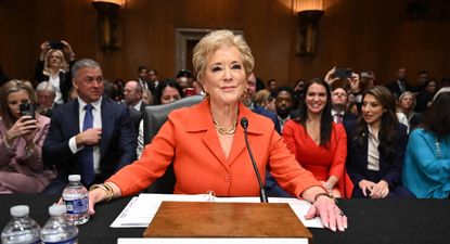 Linda McMahon en su audiencia de confirmación en el Senado de Estados Unidos.