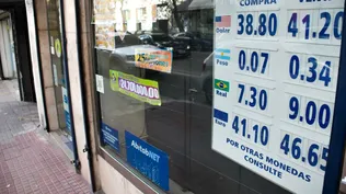 El dólar se ofrece por debajo de los $ 39 en la punta compradora de los cambios privados.