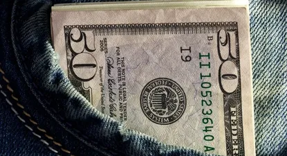 El dólar, en su menor nivel en casi un año a pesar de los esfuerzos del Banco Central