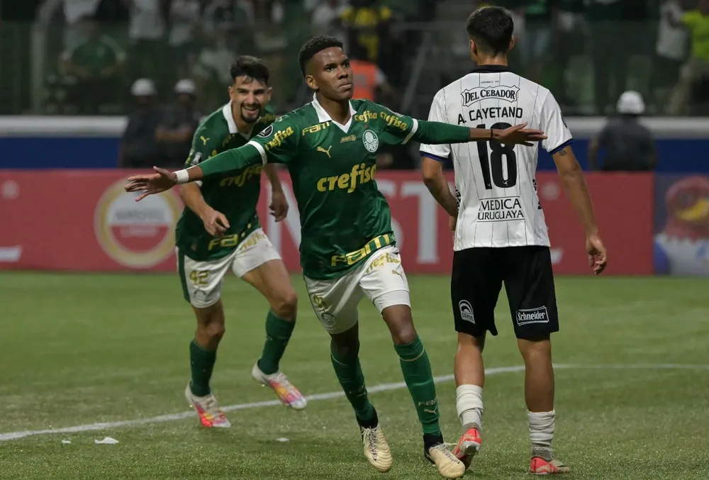 Estevao cuando jugaba en Palmeiras Estevao cuando jugaba en Palmeiras