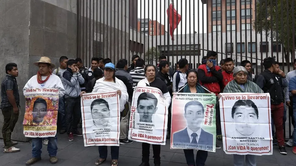 Los padres de las víctimas del ataque en Ayotzinapa