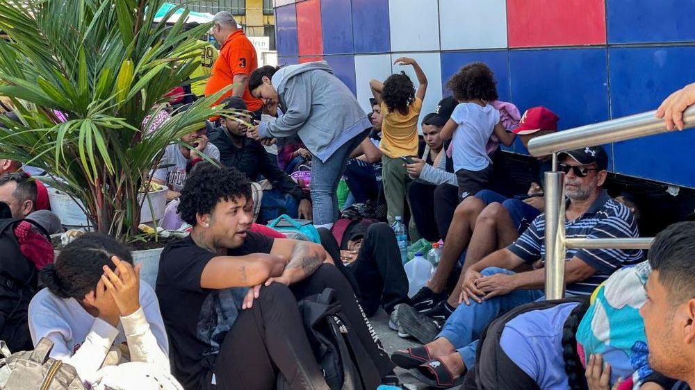 Unos cien migrantes quedaron detenidos en la frontera con Panamá por la decisión de ese país de no dejarlos pasar.