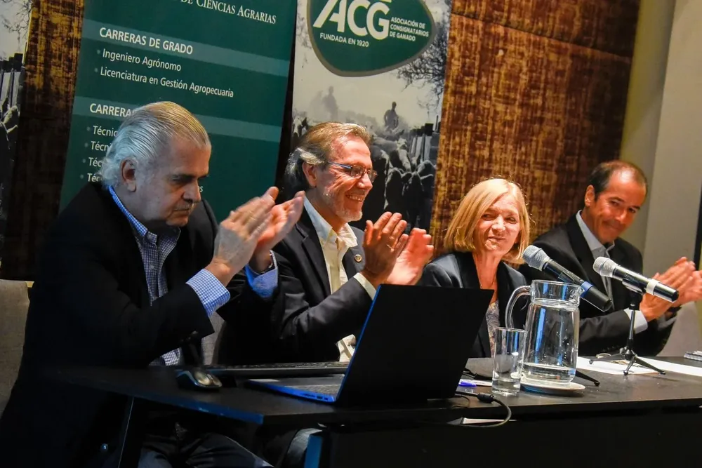La ACG firmó un convenio con la UDE para dictar el curso.