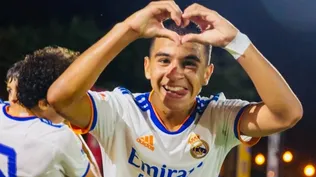 Manu Romero festejando un gol con la camiseta de Real Madrid