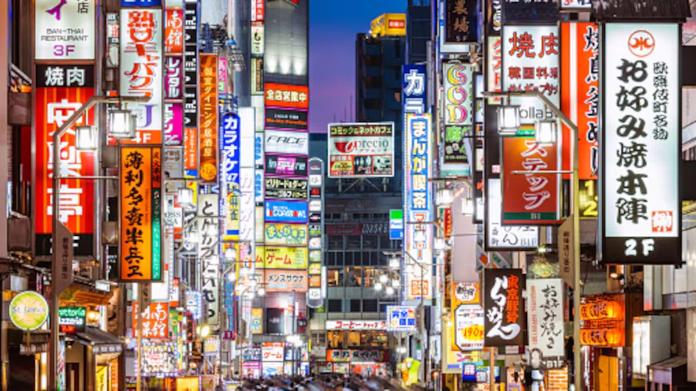 En Jap&oacute;n es natural que cientos de comercios convivan sobre una misma cuadra.