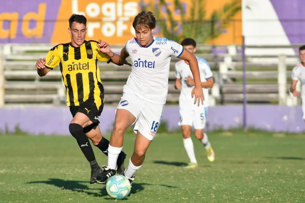 Jeremías Recoba en acción