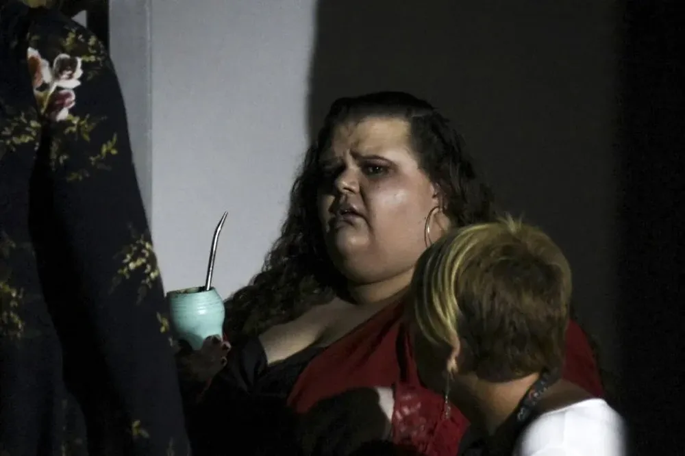 Michelle Suárez afuera del juzgado el día de su condena a prisión domiciliaria, el pasado 19 de abril