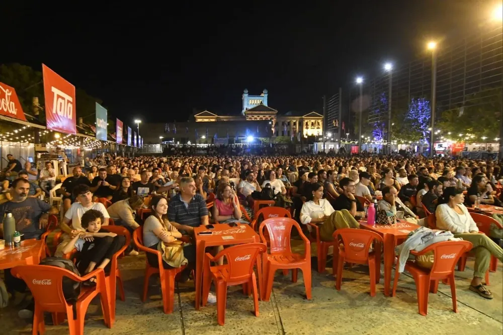 Carnaval: tablado de la Plaza 1° de Mayo.