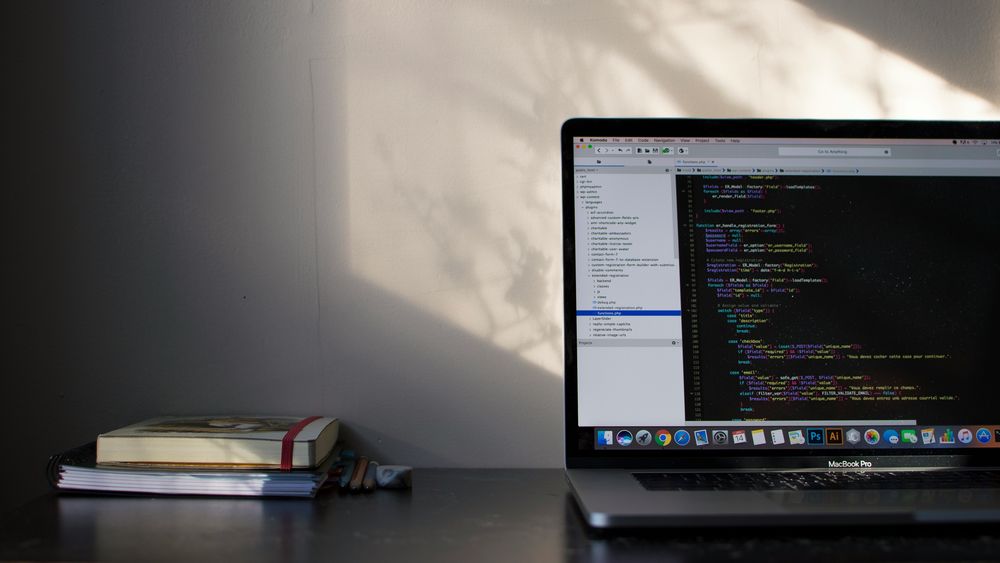 Los candidatos deben tener al menos 5 años de experiencia en administración de páginas web para aplicar.  