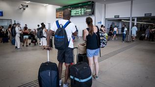Por la interrupción del tren de Alta Velocidad Madrid-Galicia, habilitan servicios especiales para los pasajeros afectados