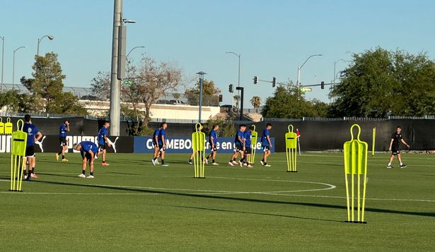 Práctica de la selección de Uruguay antes del partido ante Brasil