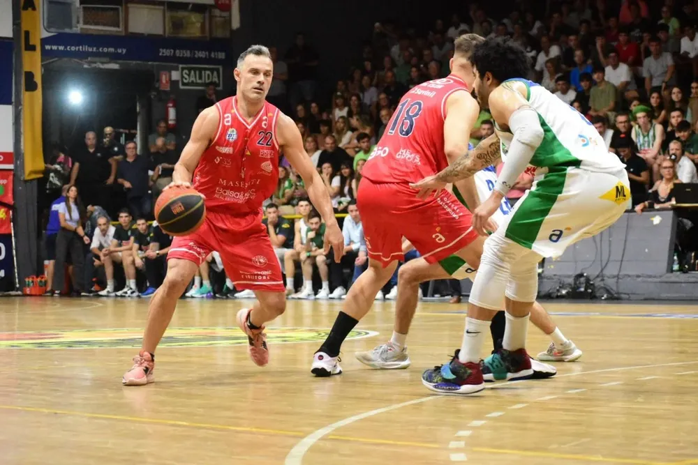 Federico Bavosi, 12 puntos, 5 rebotes y 3 asistencias