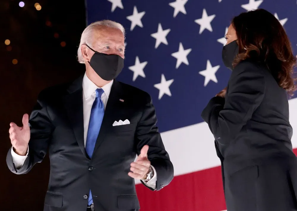 El candidato demócrata Joe Biden junto a la candidata a vicepresidenta de Estados Unidos Kamala Harris