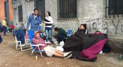 Colas de espera por varias cuadras durante el periodo de preinscripciones a la UTU provisional, en diciembre de 2015.