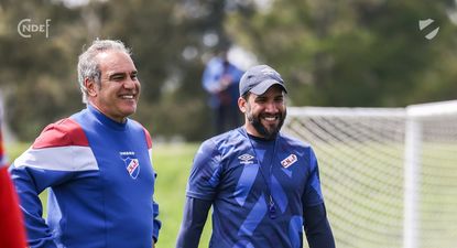 Martín Lasarte y Mauricio Victorino sonríen tras el triunfo clásico