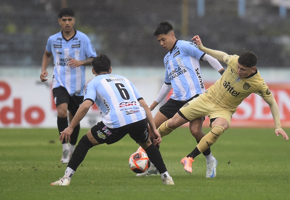 Cerro vs Peñarol