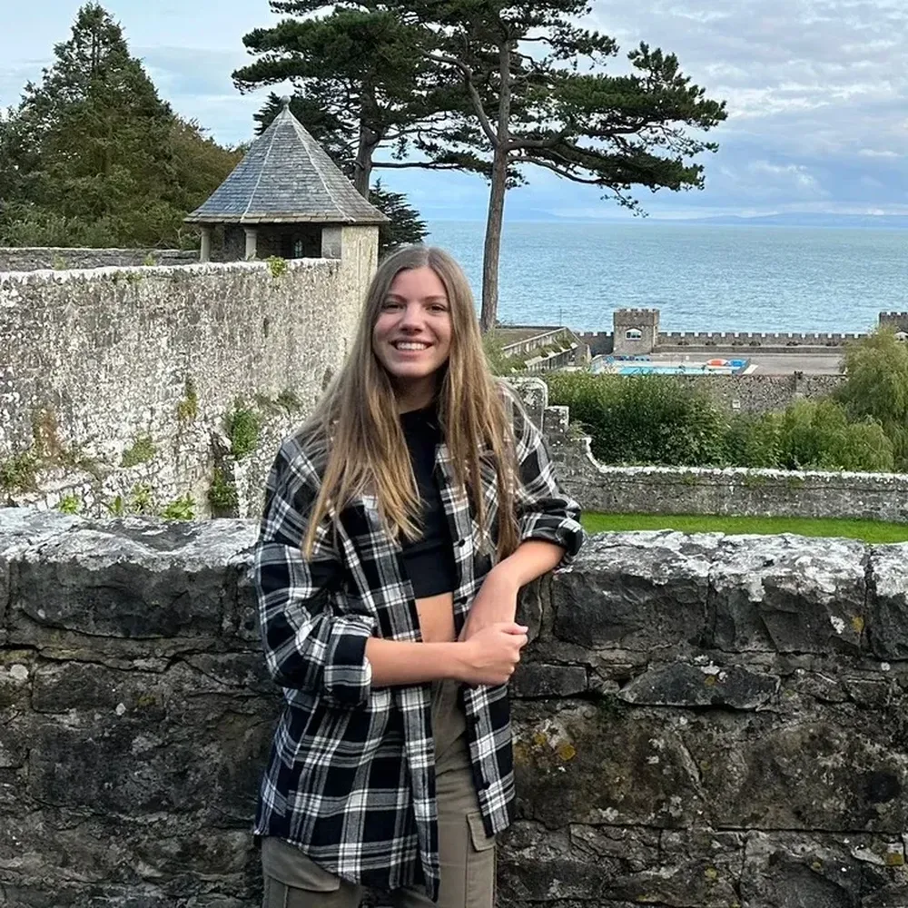 La Infanta Sofía, en su colegio de Gales.