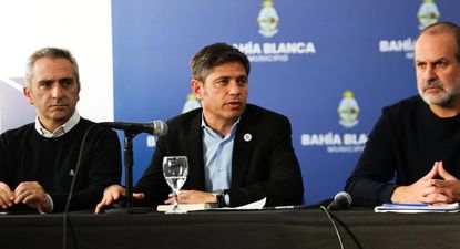 Kicillof le reclamó a Milei una parte del acuerdo con el FMI para reconstruir Bahía Blanca
