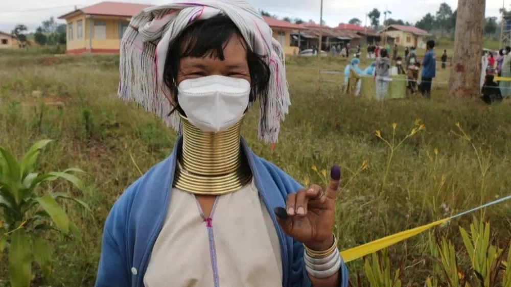 Millones de personas votaron en las elecciones generales de Myanmar que se celebraron el 8 de noviembre del año pasado y en las que el partido de Aung San Suu Kyi salió victorioso