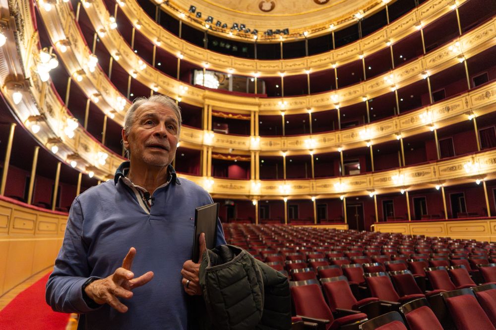 Miguel Güida en el Teatro Solís para la entrevista del ciclo Montevideanos&nbsp;&nbsp;de El Observador