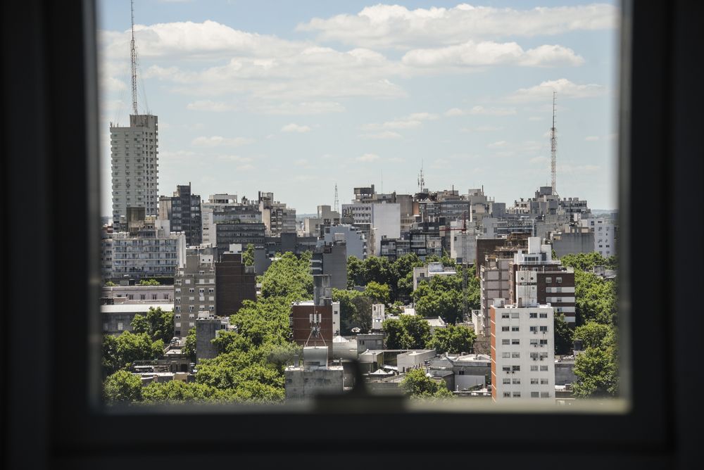 El mercado de oficinas en la capital uruguaya muestra cambios significativos en 2024