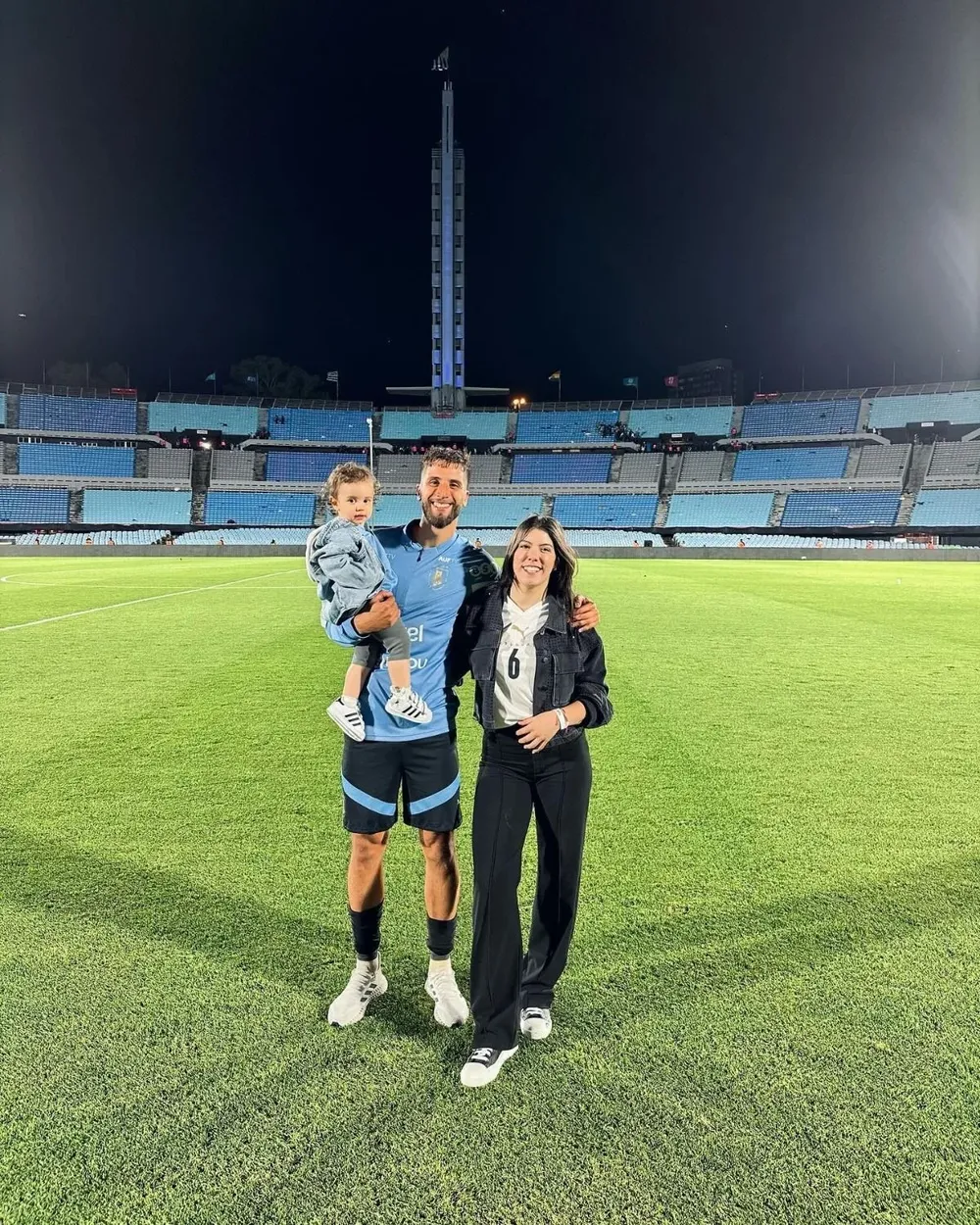 Rodrigo Bentancur y su familia en el Centenario