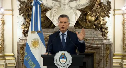 macri: sabemos que con esta devaluacion la pobreza va a aumentar