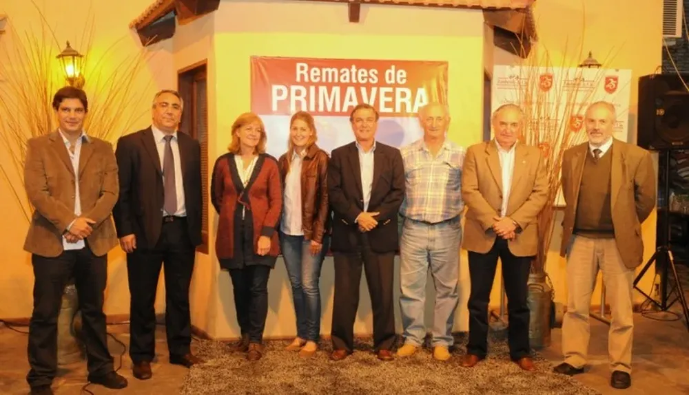 Integrantes de San José del Yaguarí, de Zambrano & Cía y del BROU