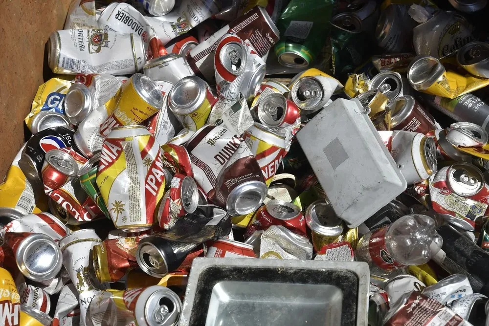 Los materiales de los envases por los que se recibirá el incentivo son: PET, vidrio, multilaminados de larga vida (MLV) y latas de aluminio