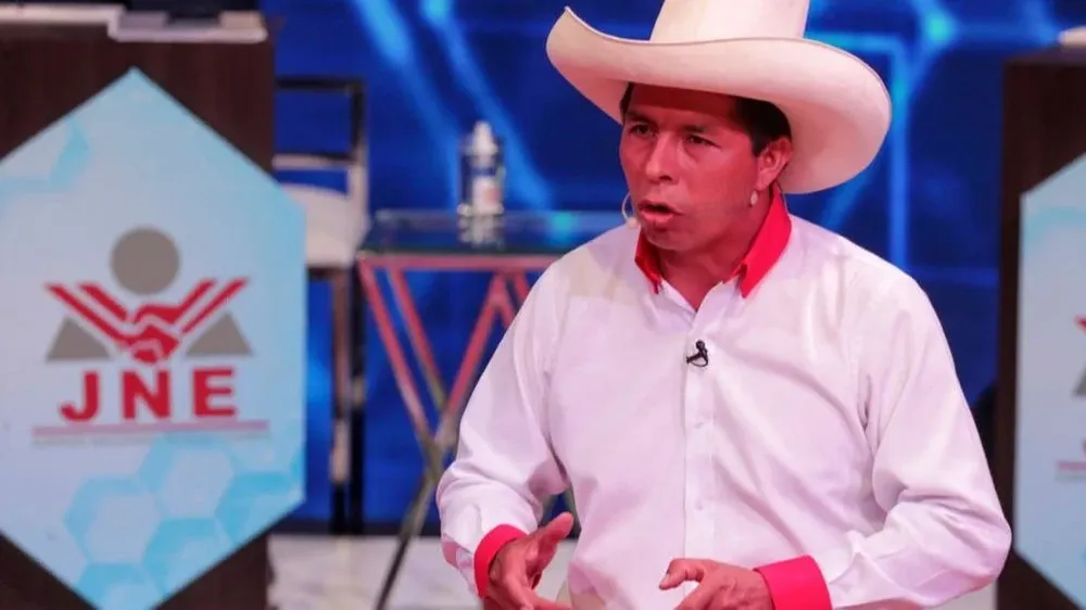 Pedro Castillo es el candidato de Perú Libre, un partido que se define de izquierda marxista.