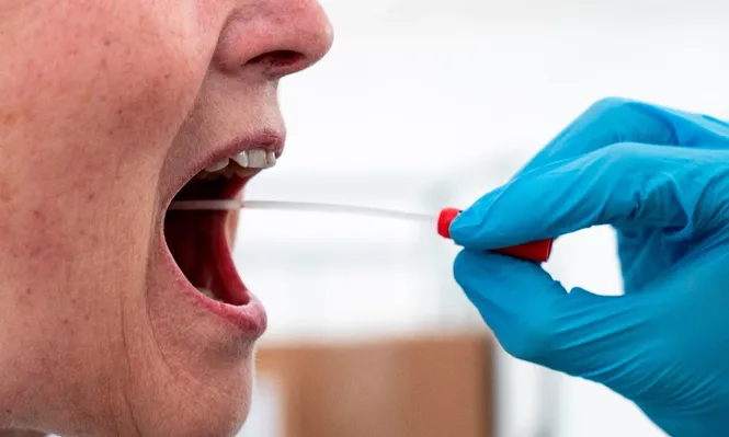 Empresas hacen testeos masivos de covid-19 para prevenir contagios entre empleados