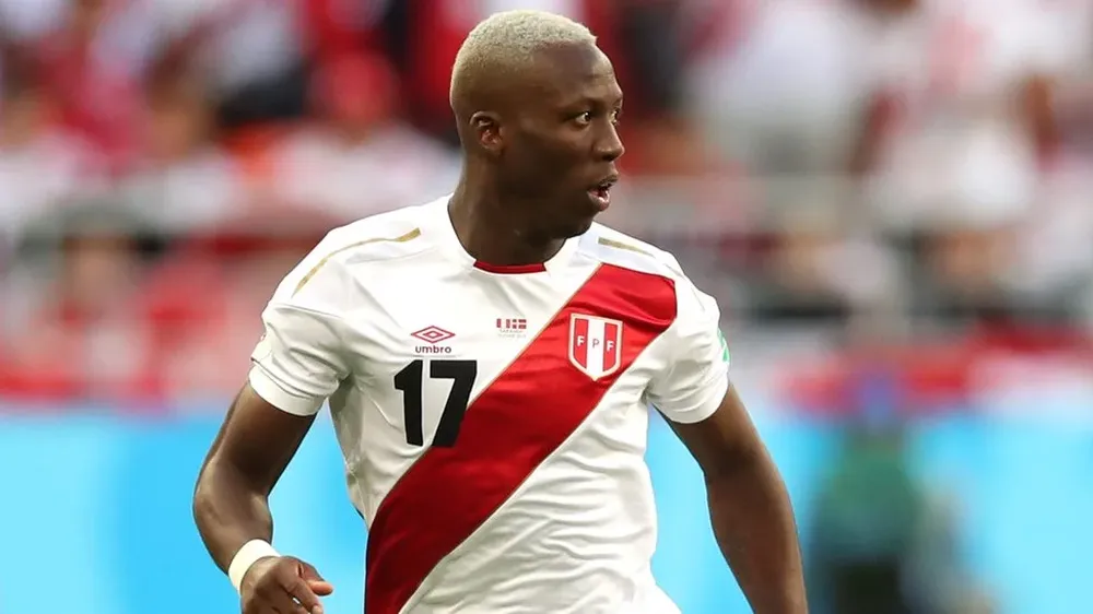 Luis Advíncula es uno de los puntales de la selección de Perú en la Copa América 2024