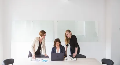 Las mujeres encuentran diversas barreras al momento de emprender