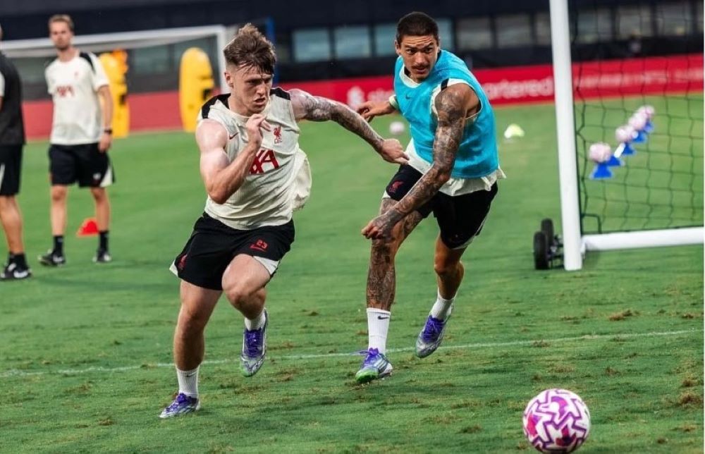 Darwin Núñez entrenó con Liverpool en Hong Kong